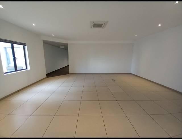 526M² OFFICE TO LET IN BRYANSTON